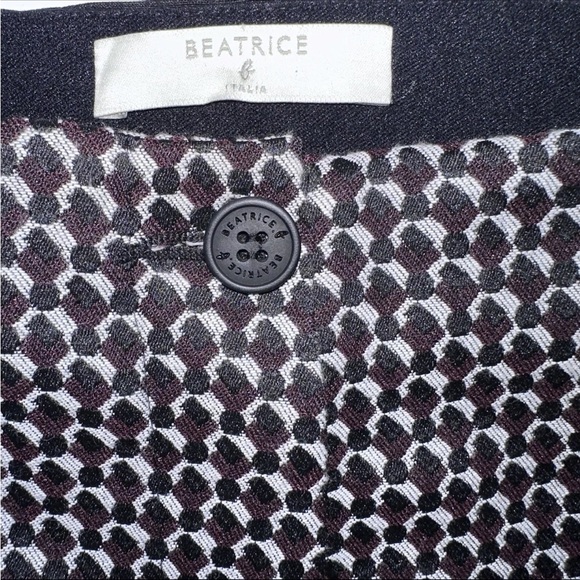 Beatrice B Ankle Length Trouser Pants Size 4 Black Maroon Geo Print - Picture 2 of 9